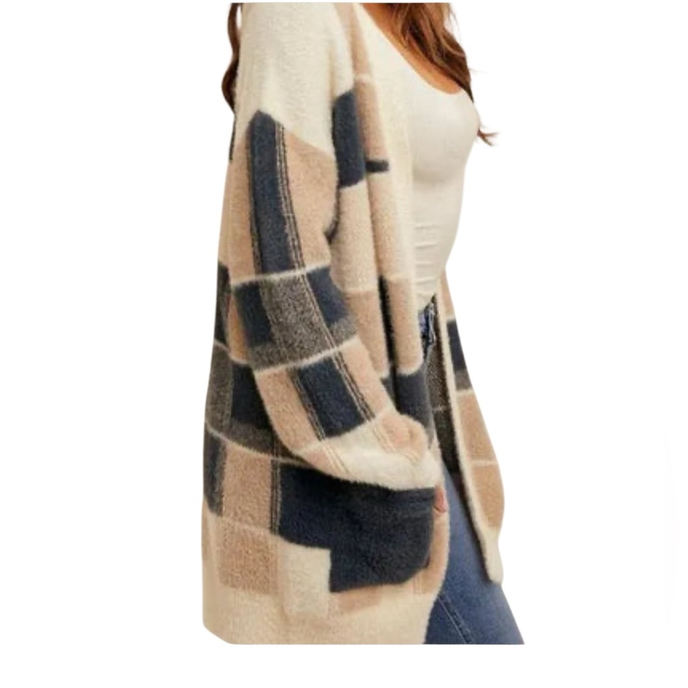 Hem & Thread Eyelash Cardigan Navy and tan plaid Checkered Motif Size Large - Picture 4 of 12